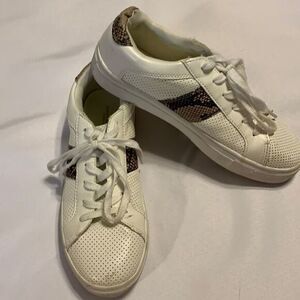 American Eagle size 6 animal print and white sneakers